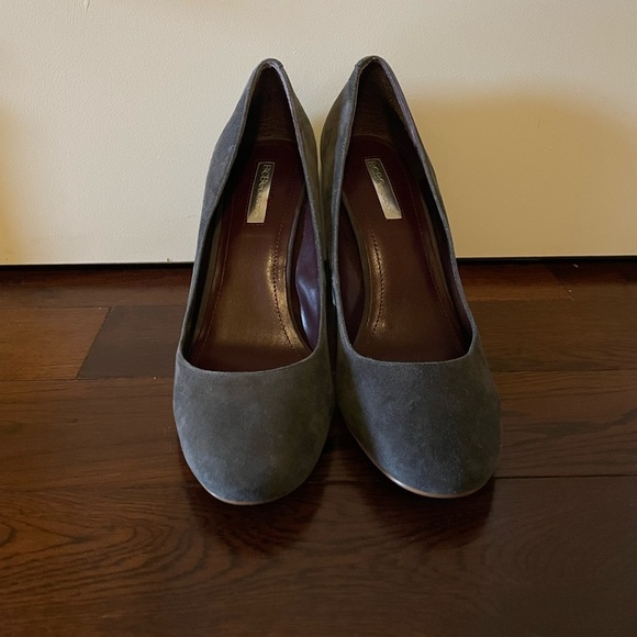 BCBG Chunky Suede Heels Size 8 - Picture 2 of 5